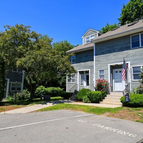 34 Farmland Rd A, Lowell, MA 01850