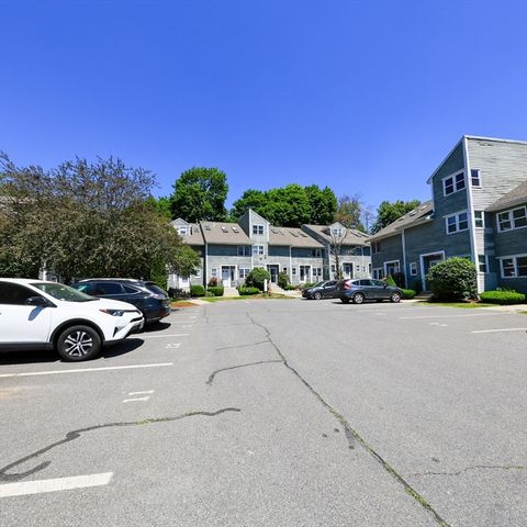 34 Farmland Rd A, Lowell, MA 01850