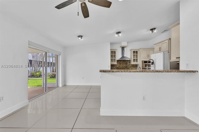 616 NE 195th St, Miami, FL 33179