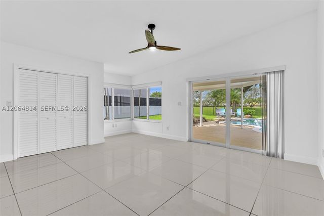 616 NE 195th St, Miami, FL 33179