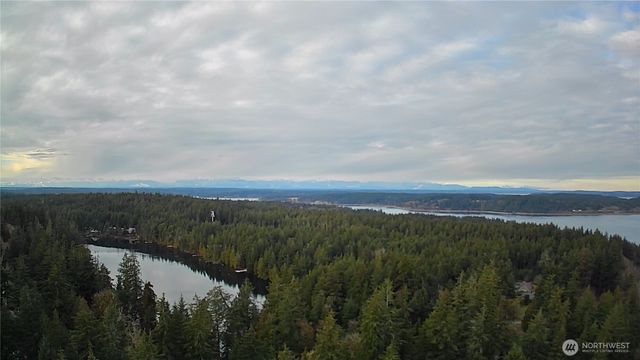 10111 Totem Way, Anderson Island, WA 98303