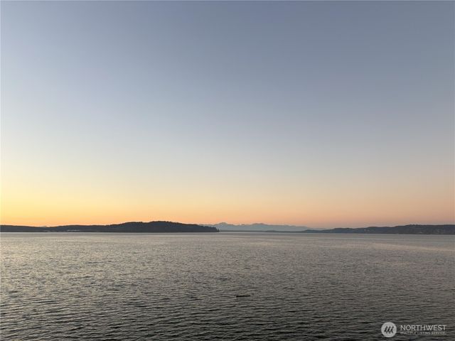 10111 Totem Way, Anderson Island, WA 98303