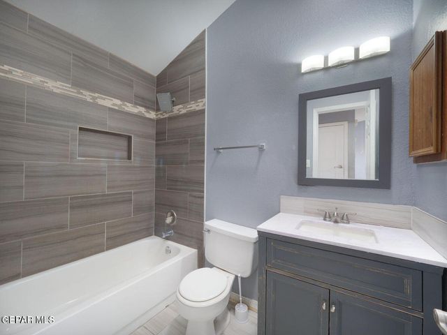 1901 Lake Omega Street A, El Paso, TX 79936