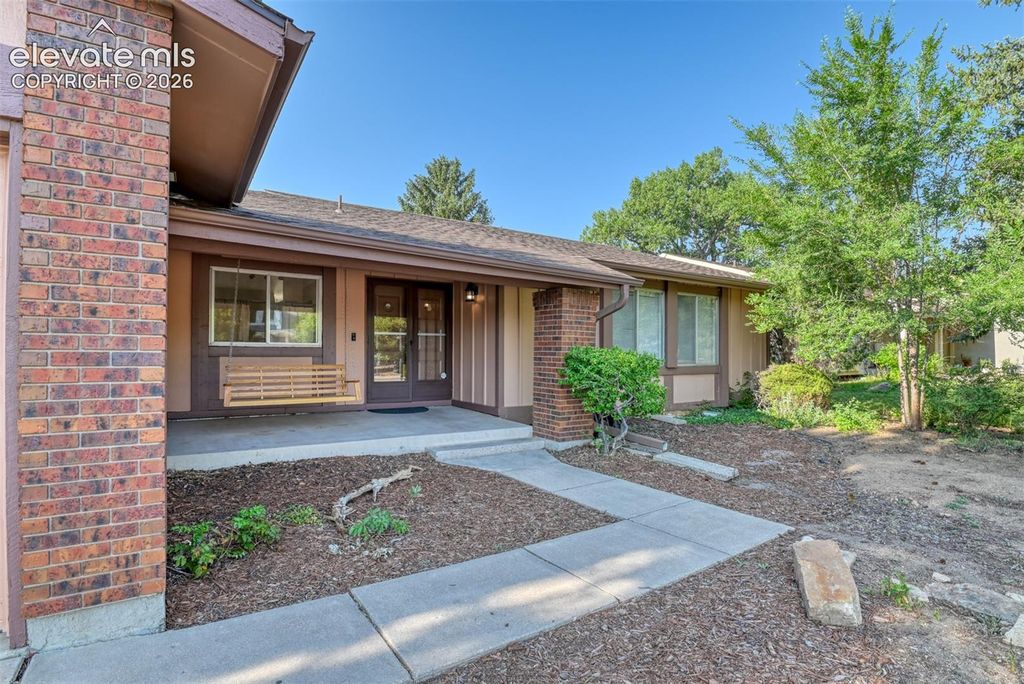 569 Red Cliff Road, Colorado Springs, CO 80906 — photo 4
