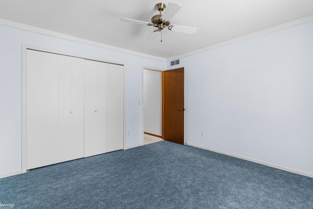 451 Sandehurst Drive, Grand Blanc, MI 48439