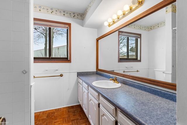 451 Sandehurst Drive, Grand Blanc, MI 48439