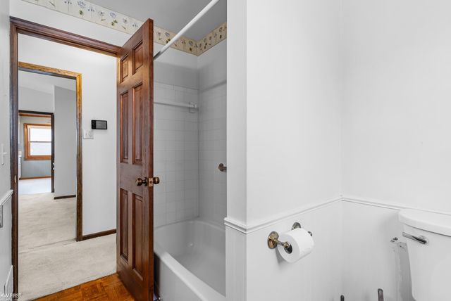 451 Sandehurst Drive, Grand Blanc, MI 48439