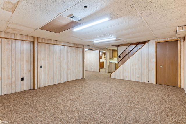 451 Sandehurst Drive, Grand Blanc, MI 48439