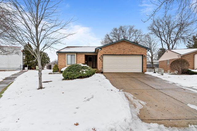 451 Sandehurst Drive, Grand Blanc, MI 48439