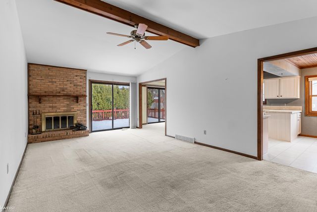 451 Sandehurst Drive, Grand Blanc, MI 48439