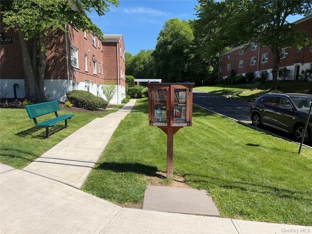 17 Fieldstone Drive 153, Hartsdale, NY 10530
