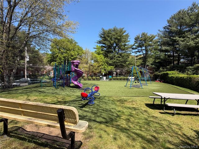 17 Fieldstone Drive 153, Hartsdale, NY 10530
