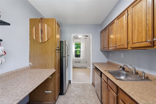 17 Fieldstone Drive 153, Hartsdale, NY 10530