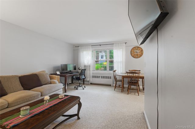 17 Fieldstone Drive 153, Hartsdale, NY 10530
