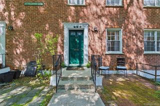 17 Fieldstone Drive 153, Hartsdale, NY 10530