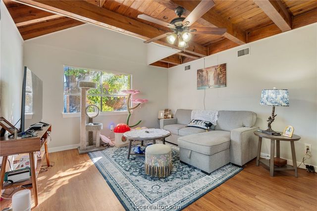 2312 Auburn Court, College Station, TX 77840