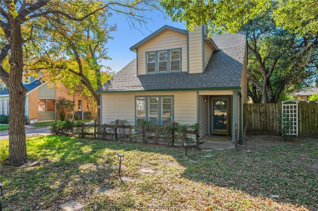 2312 Auburn Court, College Station, TX 77840