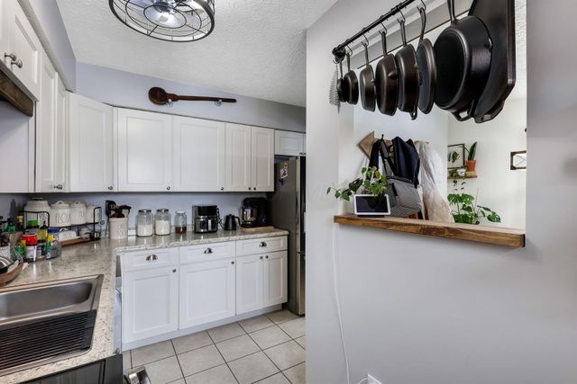 1545 E Choctaw Drive, London, OH 43140