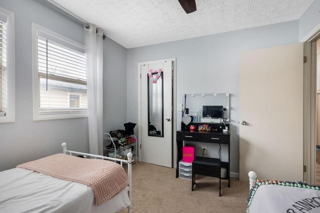 1545 E Choctaw Drive, London, OH 43140