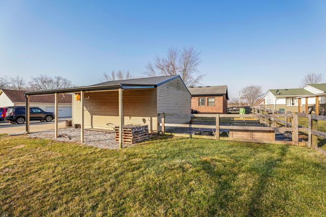 1545 E Choctaw Drive, London, OH 43140