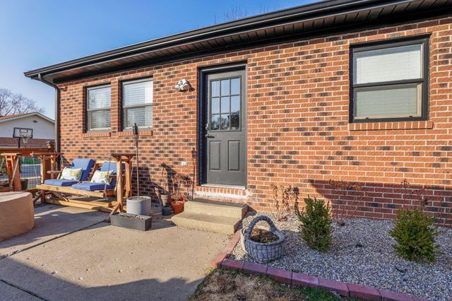 1545 E Choctaw Drive, London, OH 43140