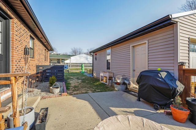 1545 E Choctaw Drive, London, OH 43140