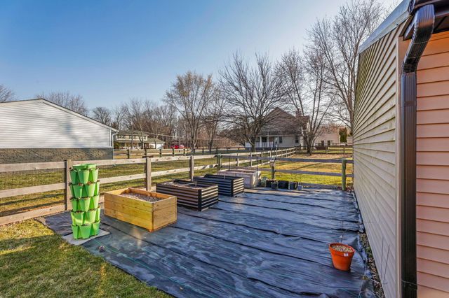 1545 E Choctaw Drive, London, OH 43140