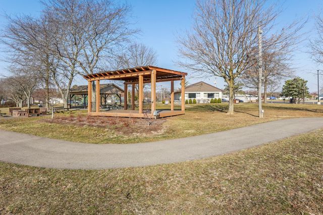 1545 E Choctaw Drive, London, OH 43140