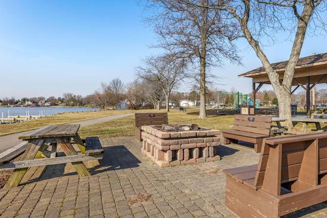 1545 E Choctaw Drive, London, OH 43140