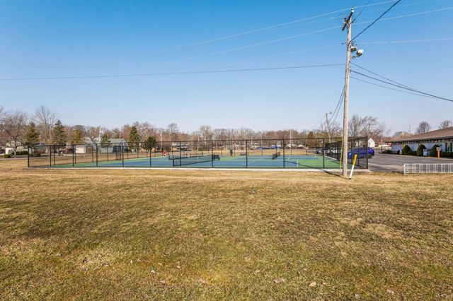 1545 E Choctaw Drive, London, OH 43140