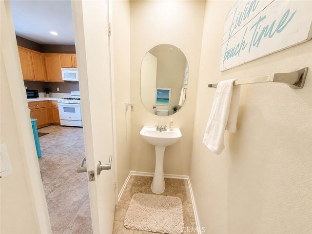 292 Edgemire Lane, Simi Valley, CA 93065