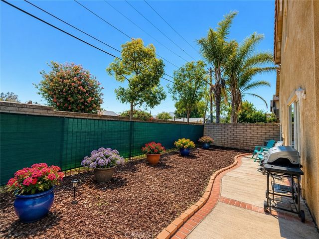 292 Edgemire Lane, Simi Valley, CA 93065