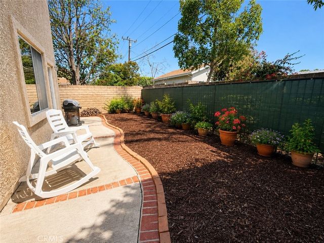 292 Edgemire Lane, Simi Valley, CA 93065