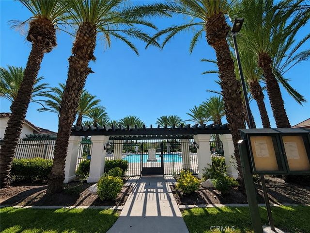 292 Edgemire Lane, Simi Valley, CA 93065
