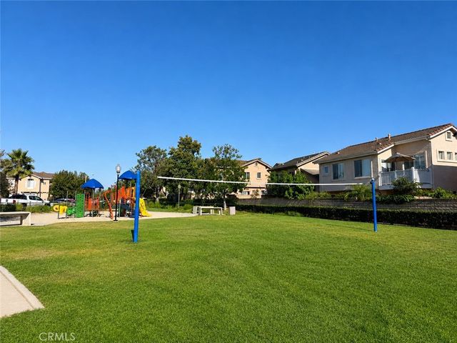 292 Edgemire Lane, Simi Valley, CA 93065