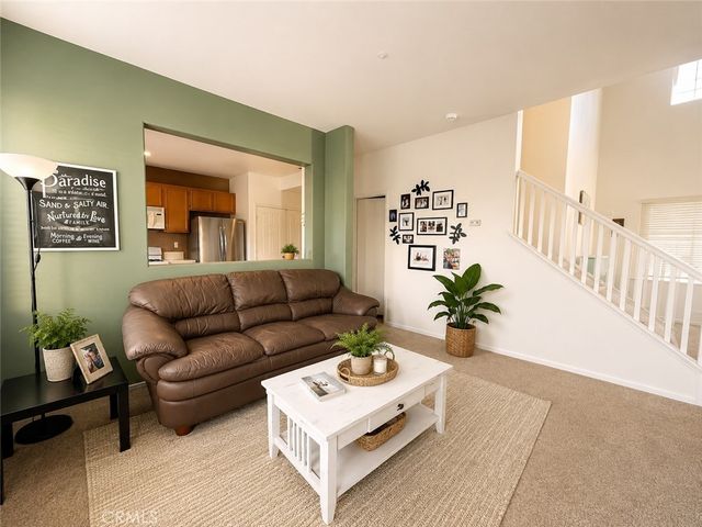 292 Edgemire Lane, Simi Valley, CA 93065