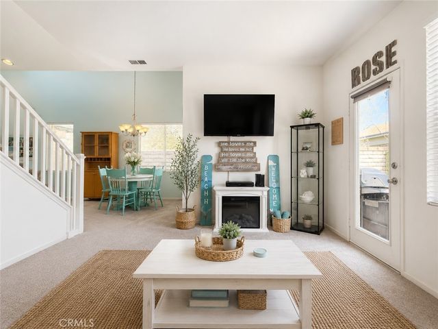 292 Edgemire Lane, Simi Valley, CA 93065