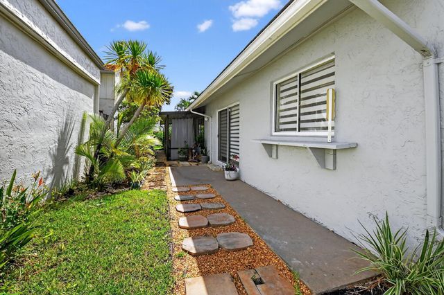 5588 Ainsley Court, Boynton Beach, FL 33437