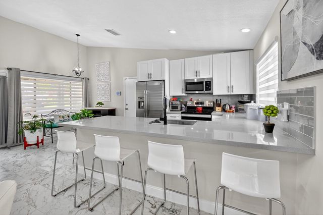 5588 Ainsley Court, Boynton Beach, FL 33437