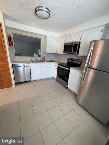 42 VICTORIA MANOR CT, Sicklerville, NJ 08081