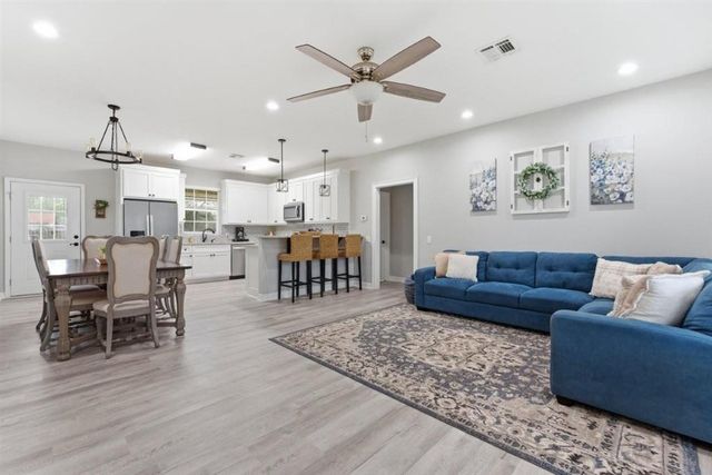 1110 Nelson Street, Vinton, LA 70668