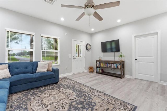 1110 Nelson Street, Vinton, LA 70668