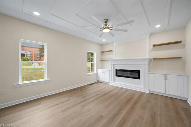197 W Willow Street, Yadkinville, NC 27055