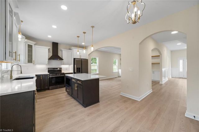 197 W Willow Street, Yadkinville, NC 27055