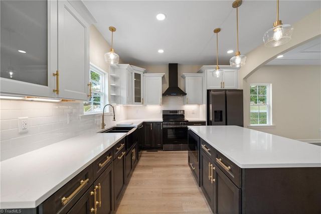 197 W Willow Street, Yadkinville, NC 27055