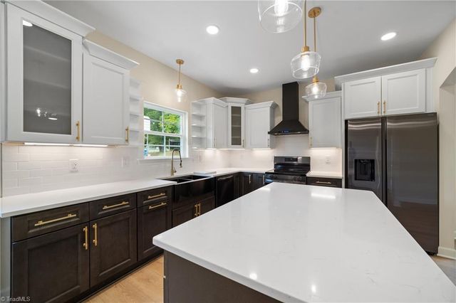 197 W Willow Street, Yadkinville, NC 27055