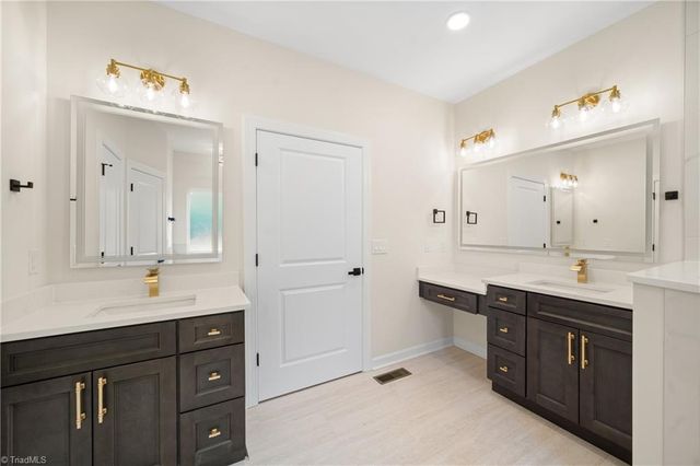 197 W Willow Street, Yadkinville, NC 27055