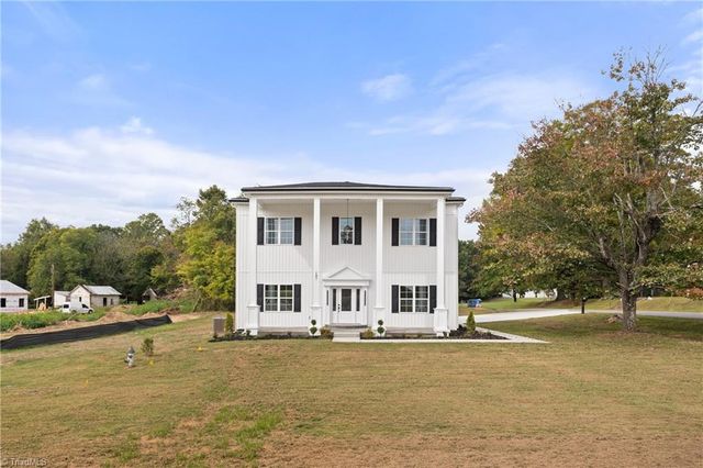 197 W Willow Street, Yadkinville, NC 27055