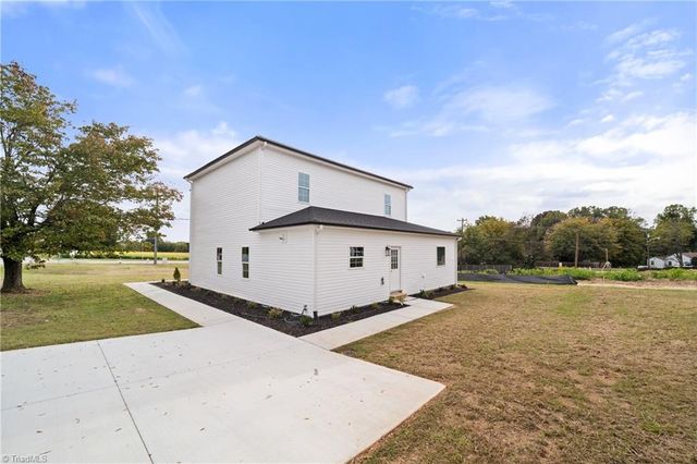 197 W Willow Street, Yadkinville, NC 27055