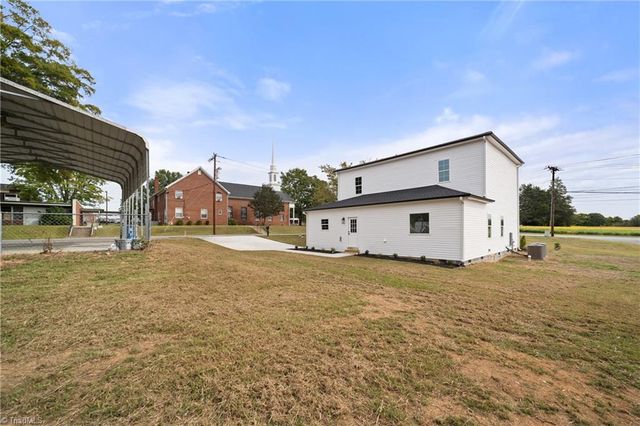 197 W Willow Street, Yadkinville, NC 27055
